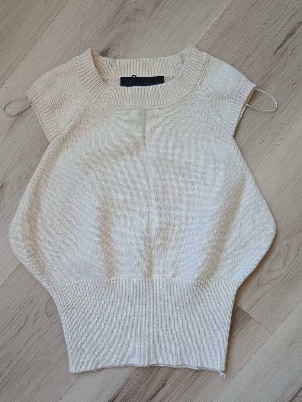 NWT Zara Sleeveless Knit Top, Cream, Size Medium